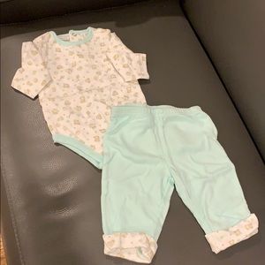 NEW w.o tags: First Impressions 2 piece set. 3-6 m